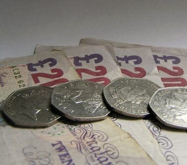 High street sales continue to grow strongly