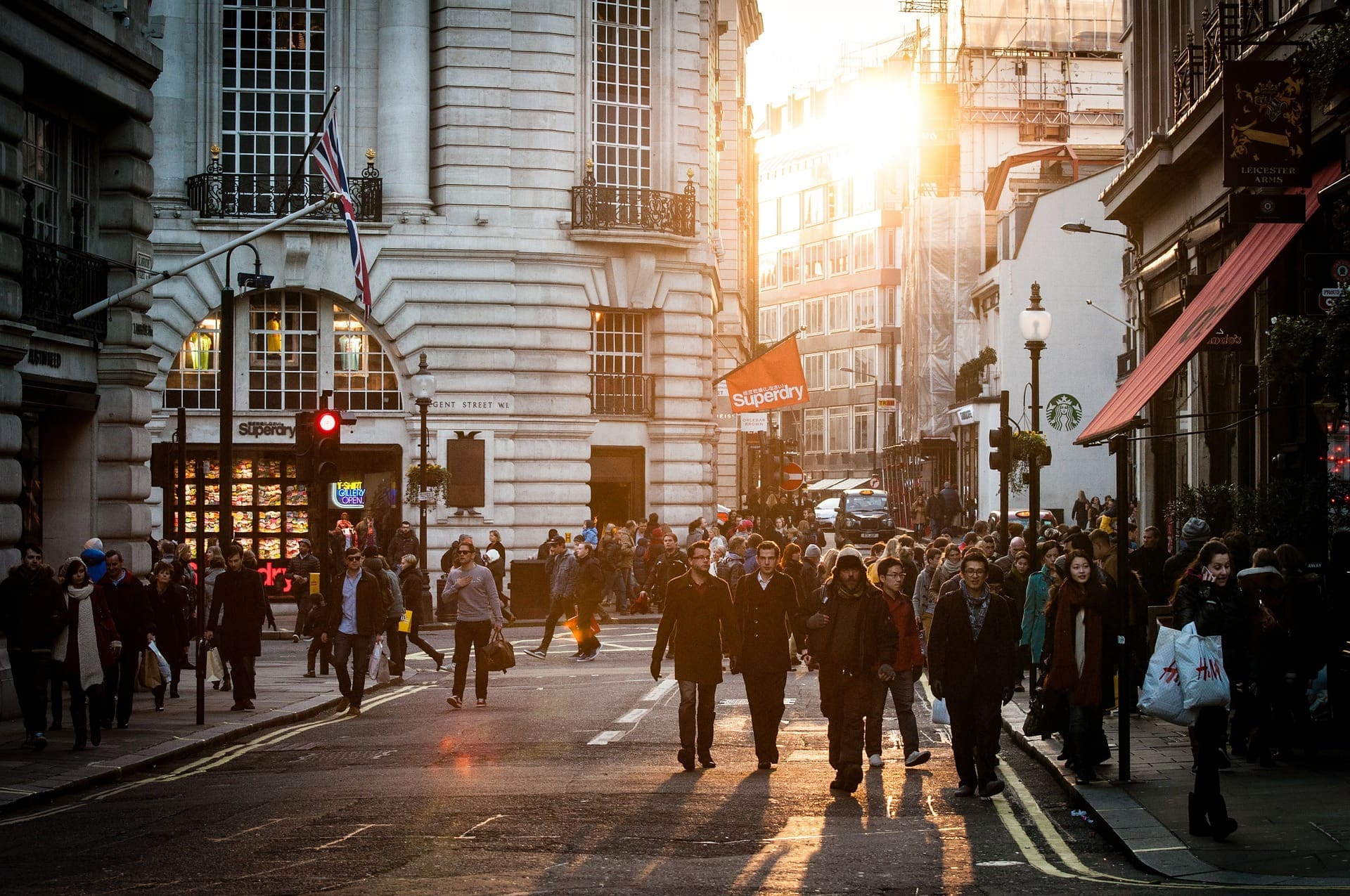 UK retailers fail to lift sales despite higher footfall