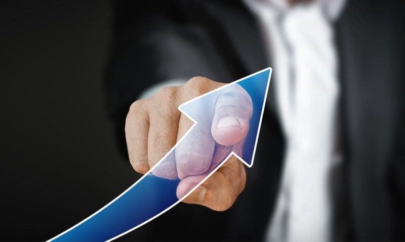 Private sector growth shows acceleration