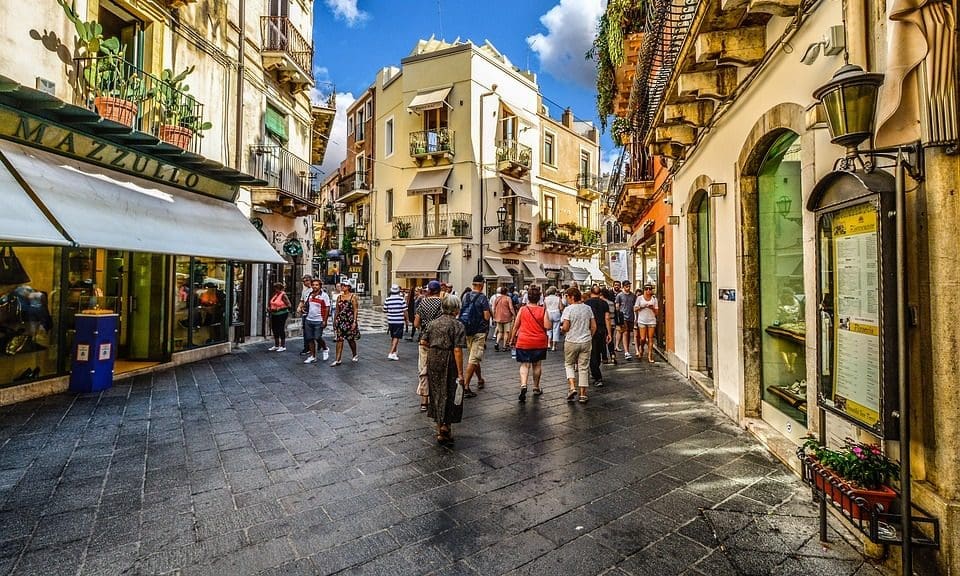 Hot September could cost retailers £320m in sales