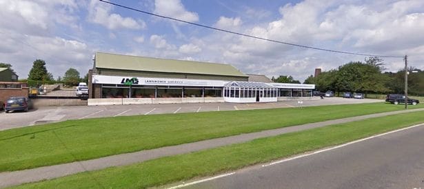 Pet store plans takeover of former car showroom