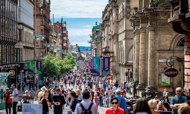 Return to restaurants sees retail sales fall by 1.4%