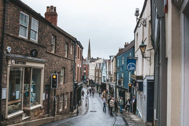 Retail footfall rises 0.5% as shoppers return to high streets