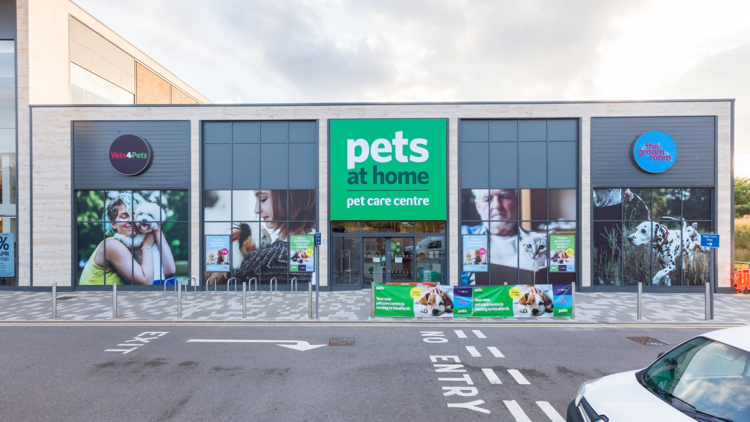 Pets at Home selects Blue Yonder to upgrade warehouse capabilities