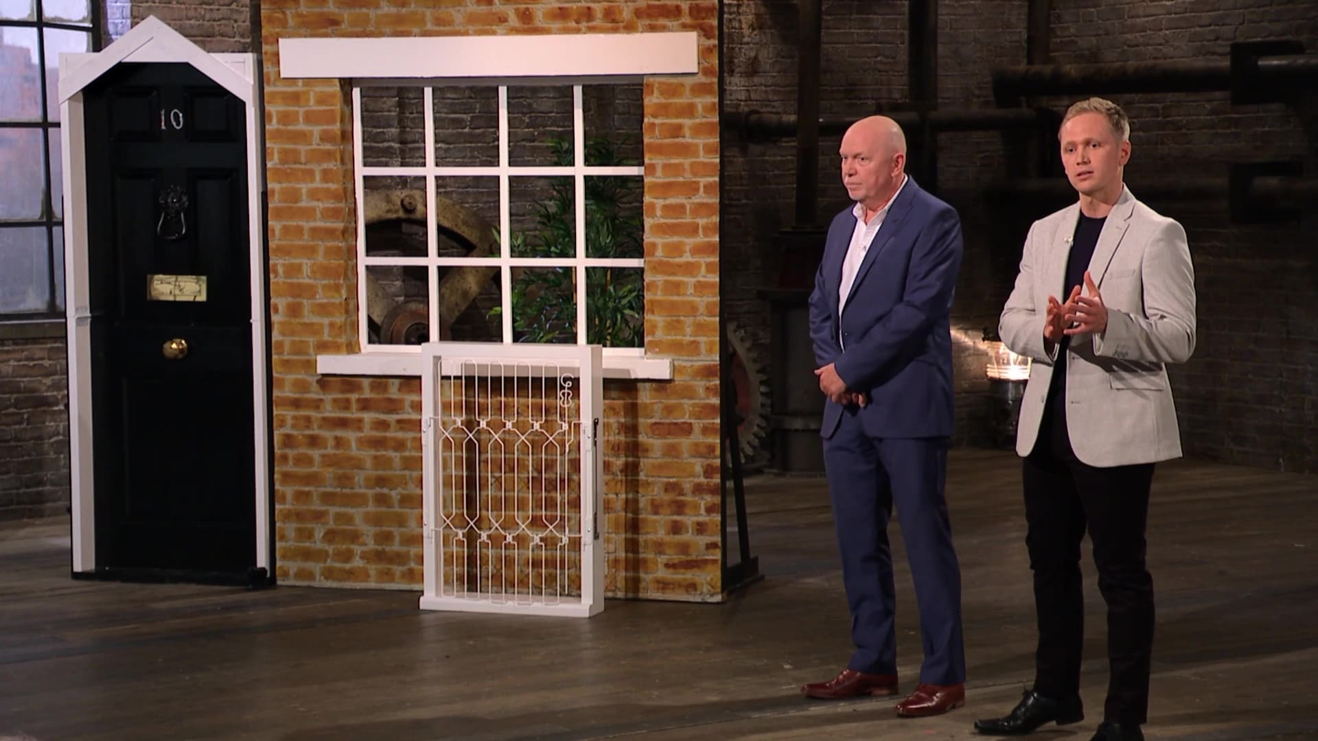 Dog-G8 enters Dragons Den