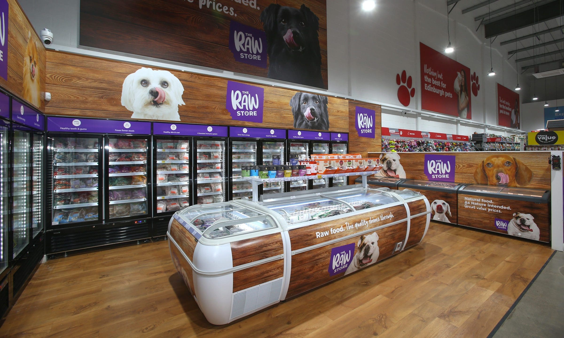 Jollyes unveils revamped Newport, Isle of Wight store
