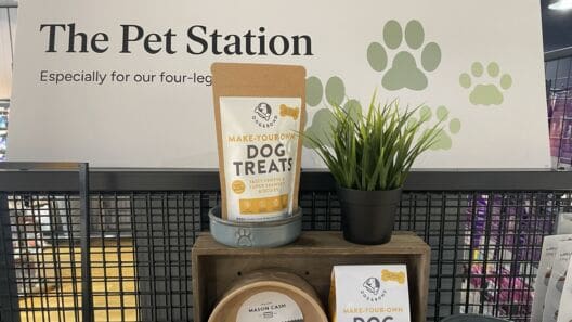 Dog & Bond secures Lakeland as a stockist